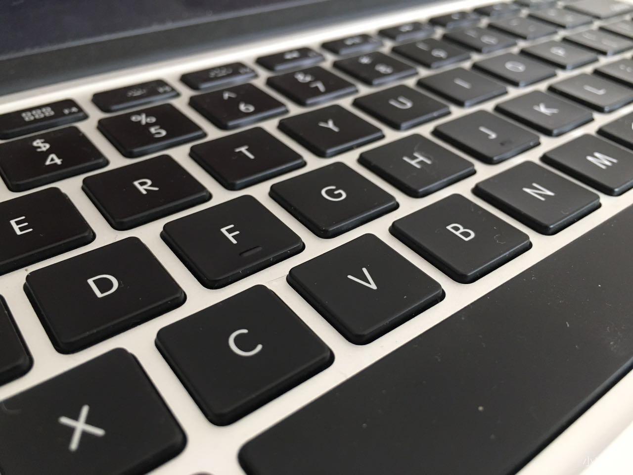 小米笔记本12.5开箱跑分 vs MACbook pro