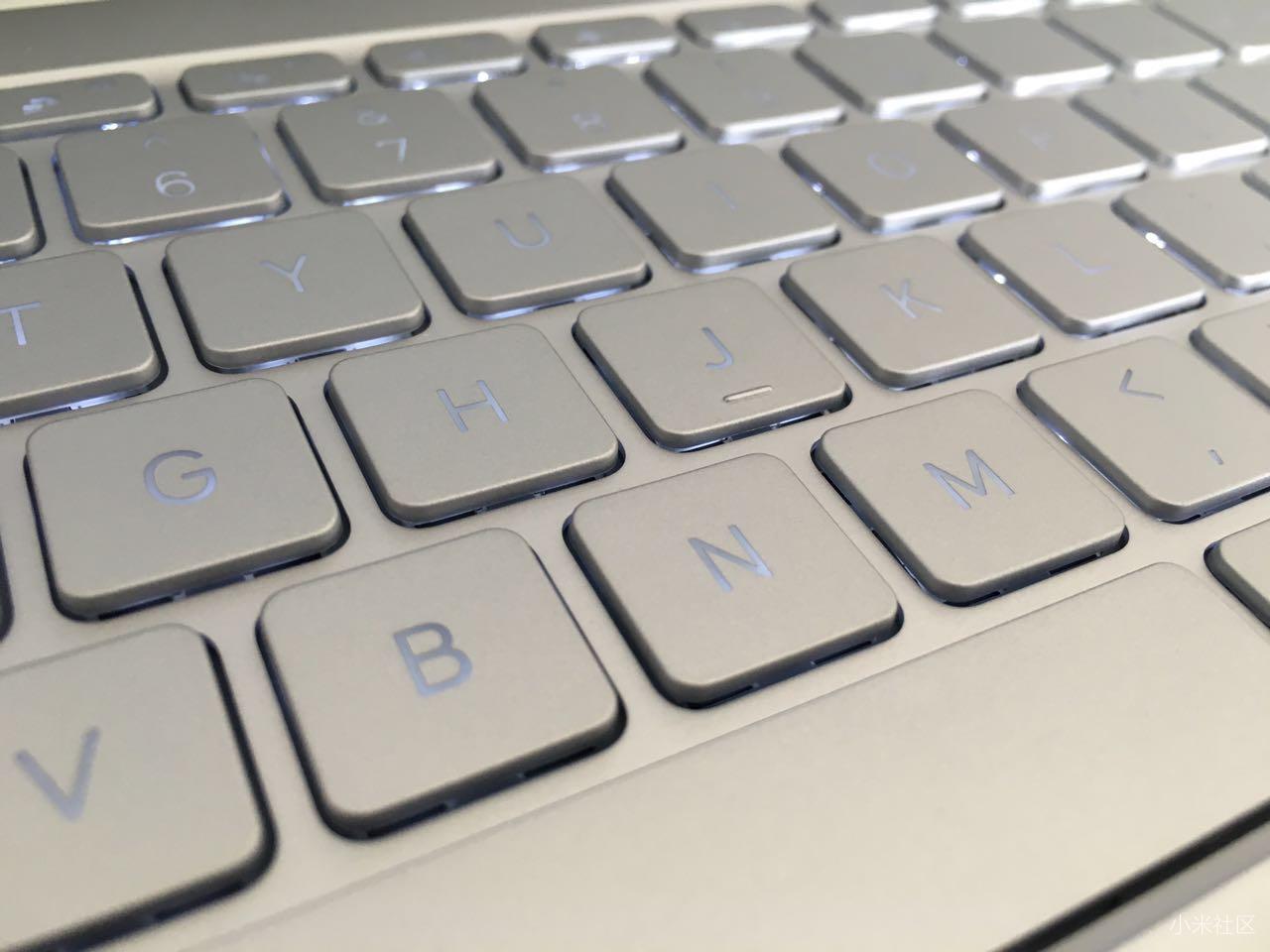 小米笔记本12.5开箱跑分 vs MACbook pro