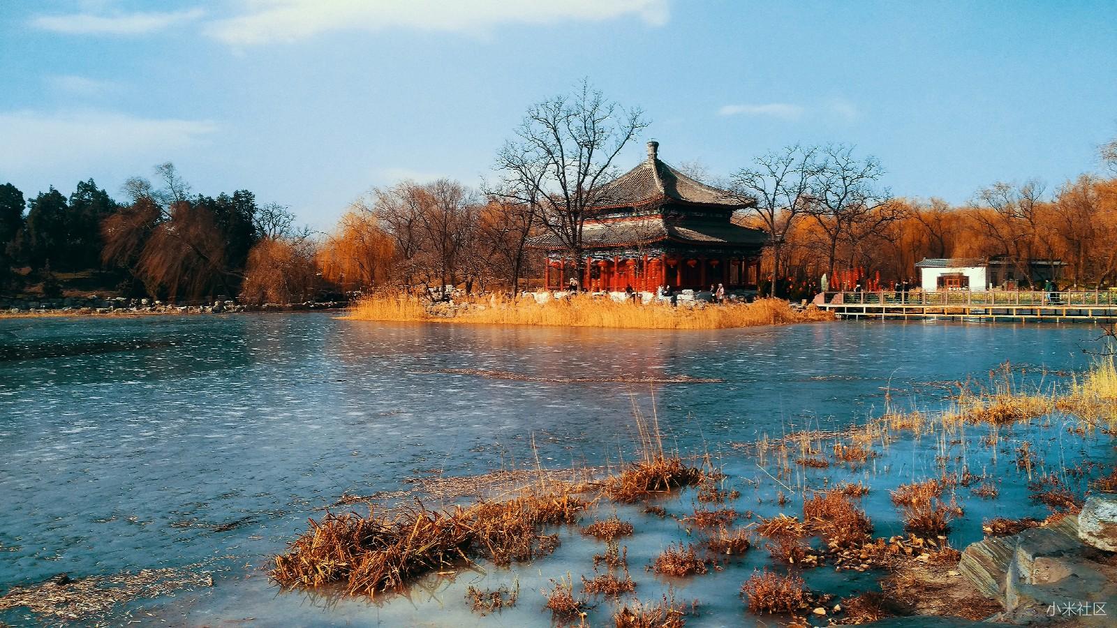 小米note顶配版行走在历史遗留的画景中