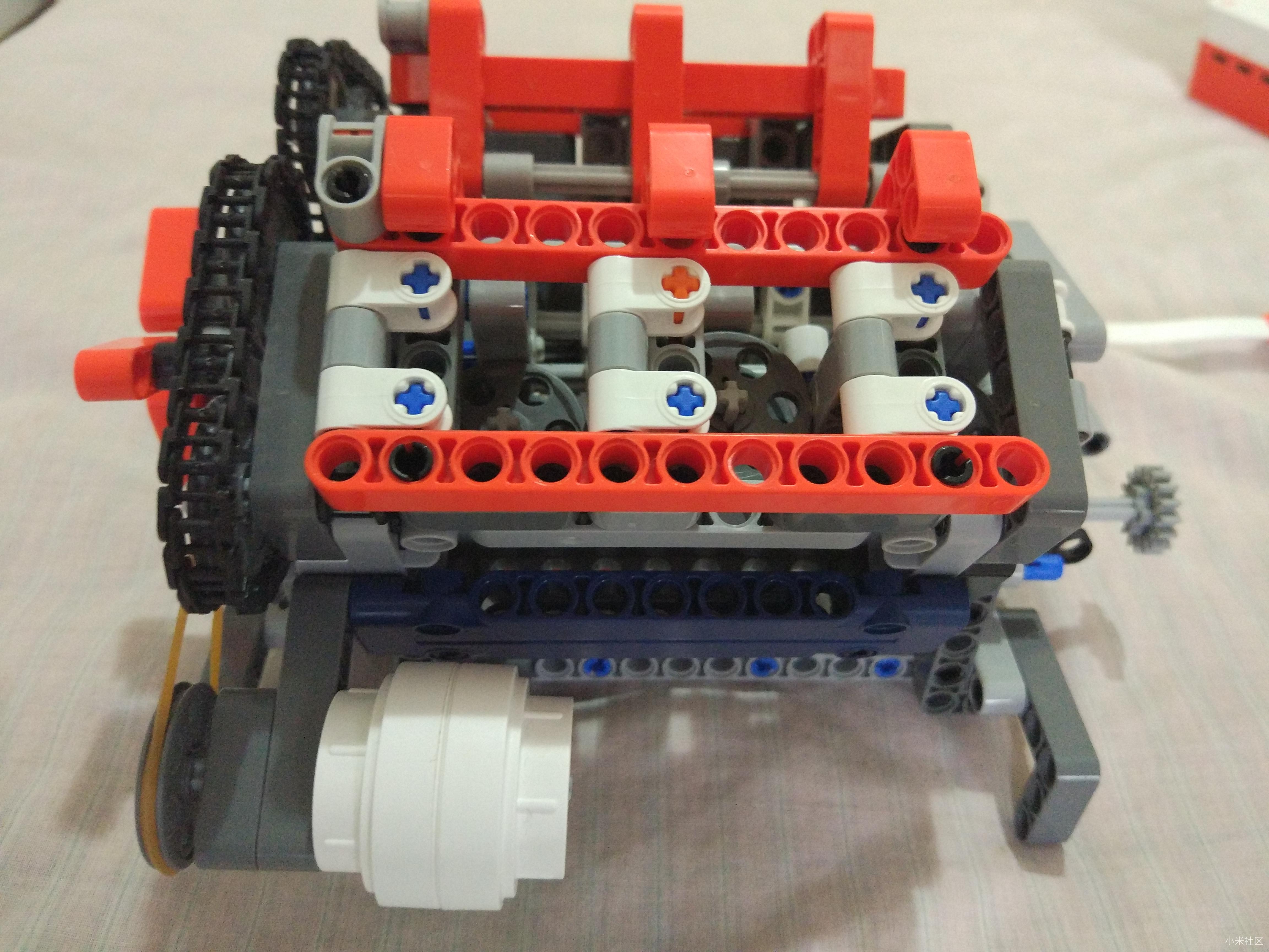 图片:动态:静态:v6发动机模型,双顶置凸轮轴,是用米兔电机驱动的,只能