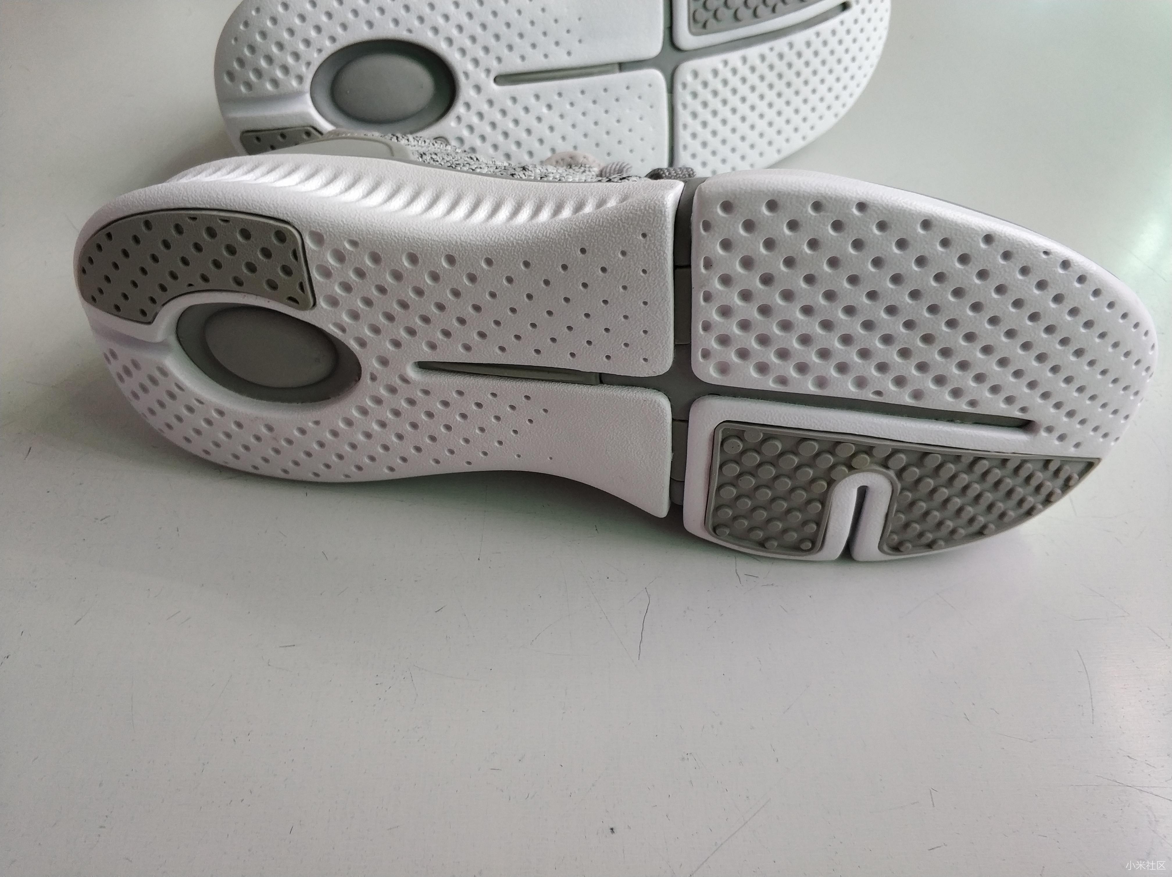 【米家运动鞋1代】 念旧的我还是很喜欢